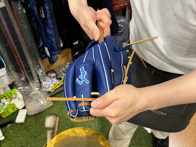 グラブ湯もみ型付け